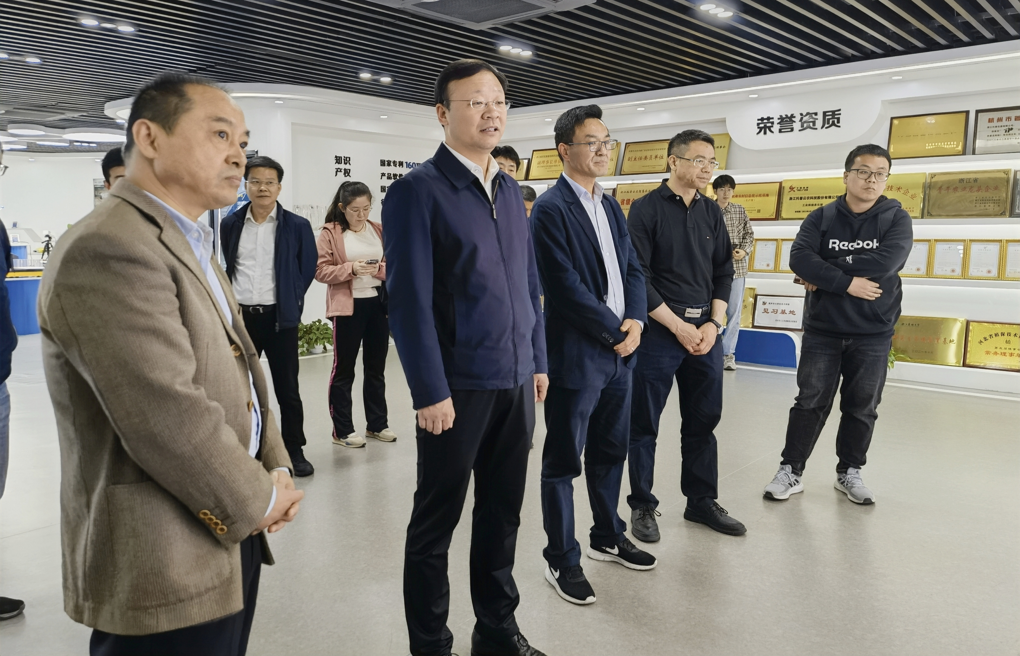 農(nóng)業(yè)農(nóng)村部市場與信息化司調研組赴托普云農(nóng) 開展智慧農(nóng)業(yè)建設專題調研